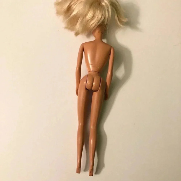 Vintage Barbie Doll Mattel Twist and Turn Bendable Knees Indonesia Style  Doll - Picture 11 of 16